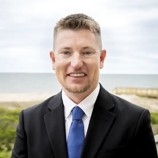 Managing Broker Christopher Lind