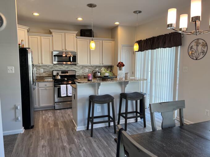 Kitchen & Dining Area