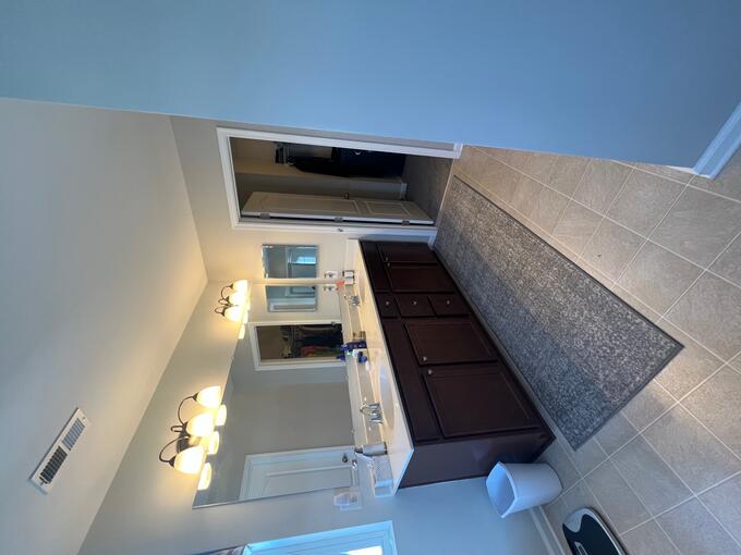Owner's Ensuite Bathroom